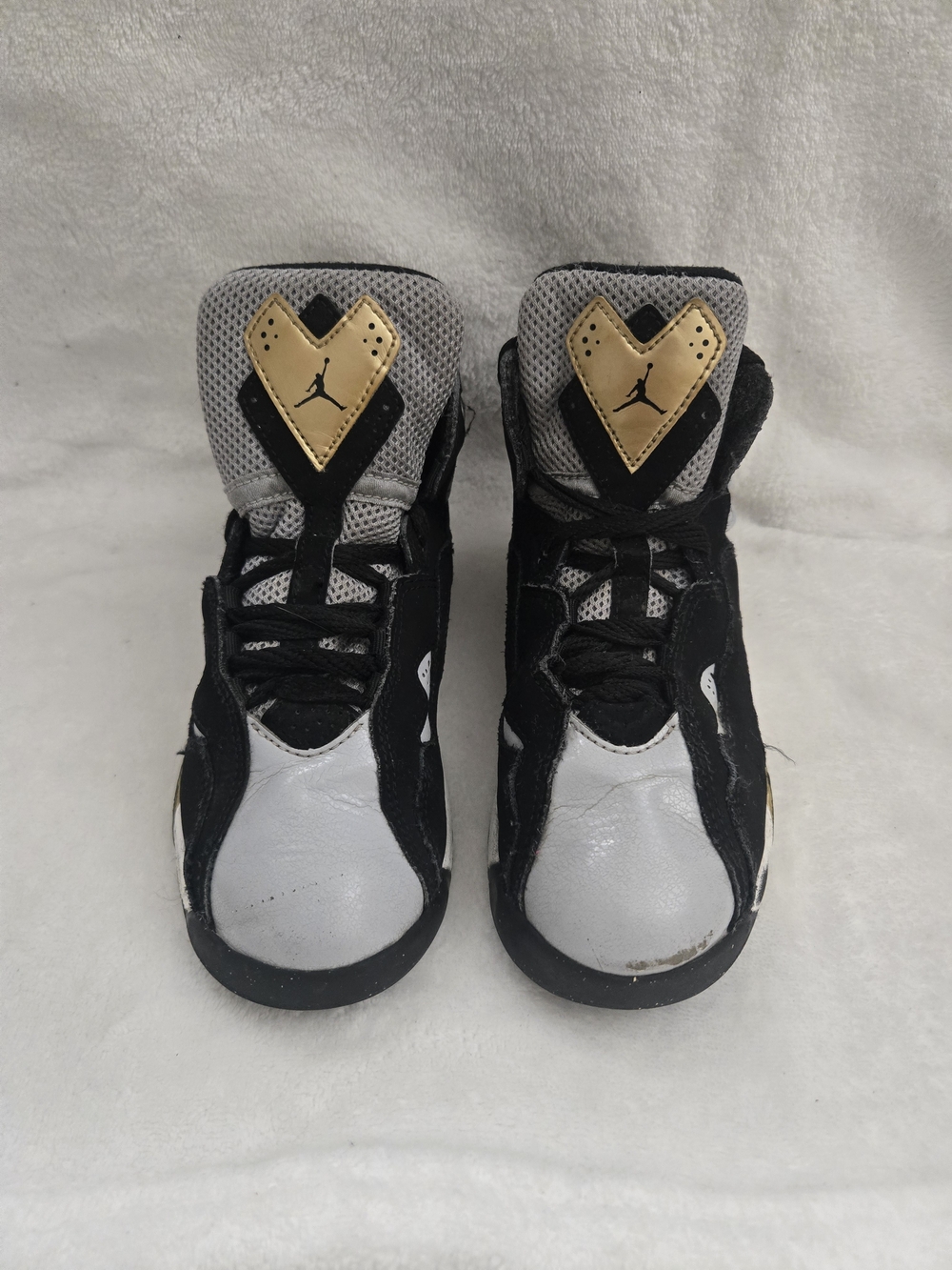 Jordan True Flight youth sneakers Black, White & Gold High-Top Size 1Y